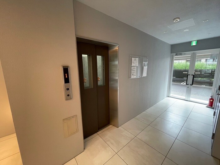 桂和レジデンス裏参道の物件外観写真