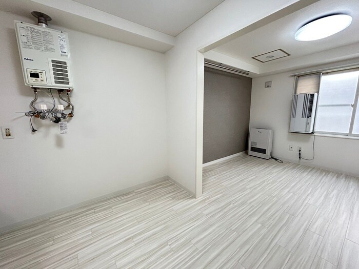 ロイヤルパーク８・１２の物件内観写真