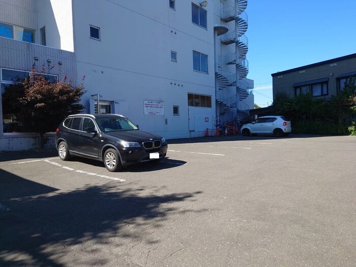 ドミール旭山公園の物件外観写真