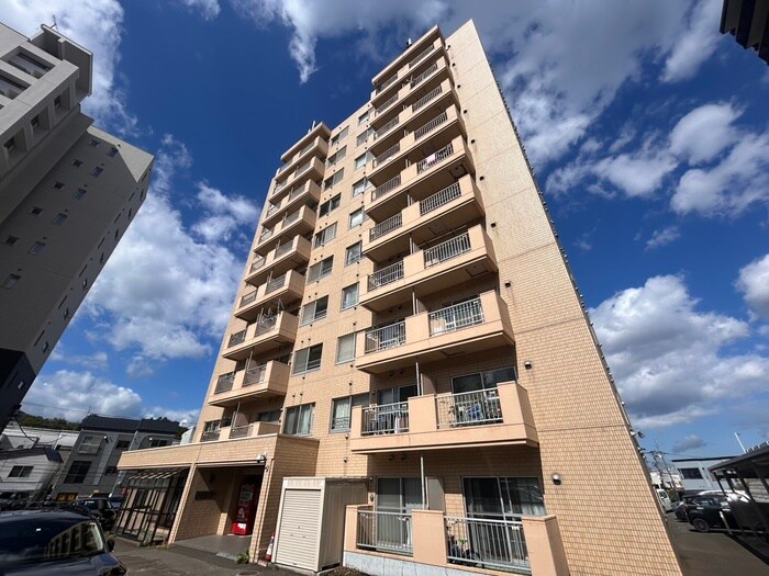 エルカミノ平岸の物件外観写真