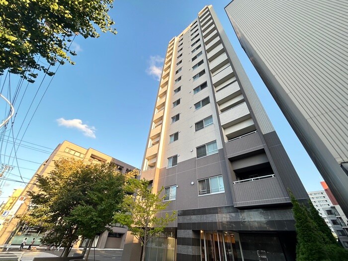 レジディア南一条イーストの物件外観写真