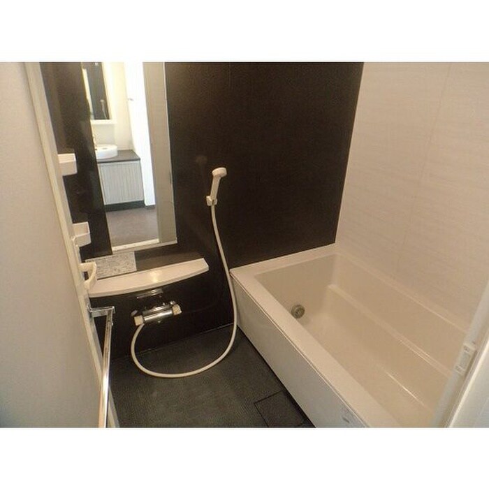 プライムメゾン鴨々川の物件内観写真