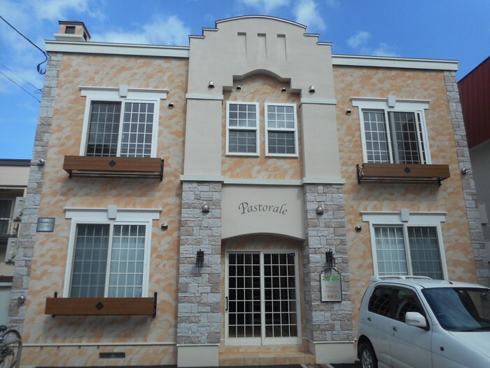 パストラーレ栄通１０の物件外観写真