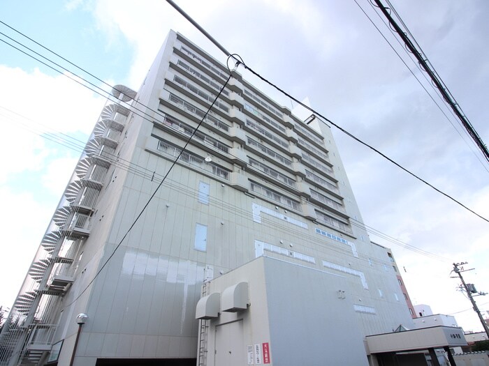 イースト平岸の物件外観写真