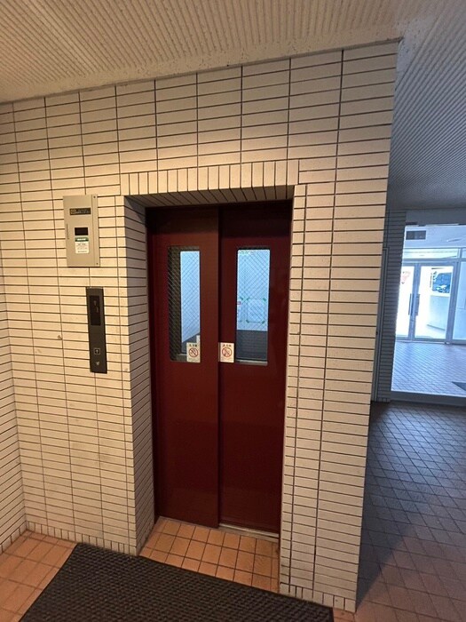 イースト平岸の物件外観写真