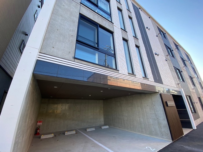 RESIDENCE SHINMEI北円山の物件外観写真