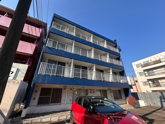 クリスタル村川の物件外観写真