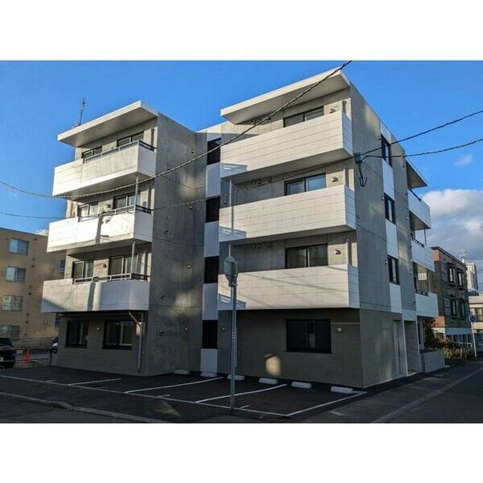 プリヴィエール旭町の物件外観写真