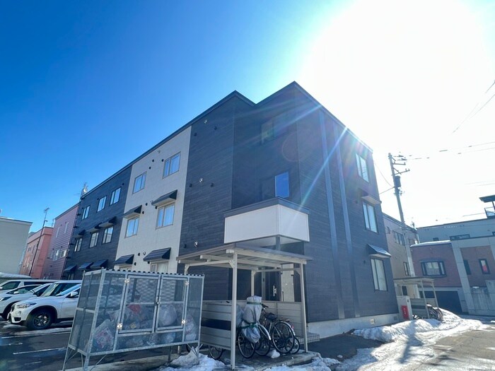 スピカ・クラージュの物件外観写真