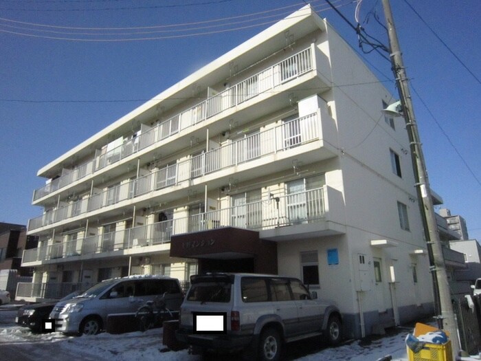 上野マンションの物件外観写真