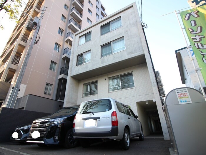 プランドール円山表参道の物件外観写真