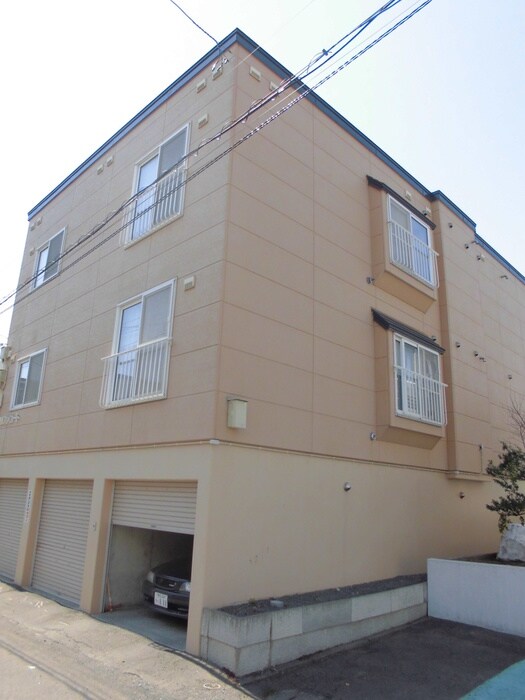 オリファコートの物件外観写真