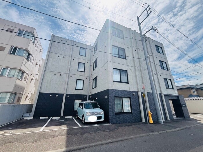 Grandee桑園の物件外観写真