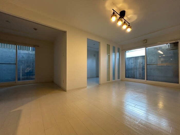 ミカ－サ学園前の物件内観写真