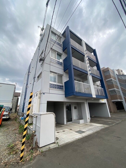 モンタ－ニュレ－ヴの物件外観写真