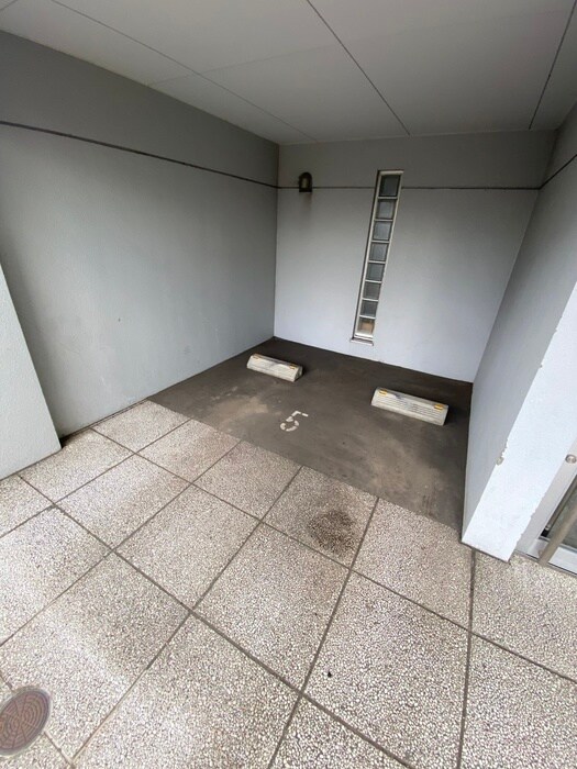 モンタ－ニュレ－ヴの物件外観写真