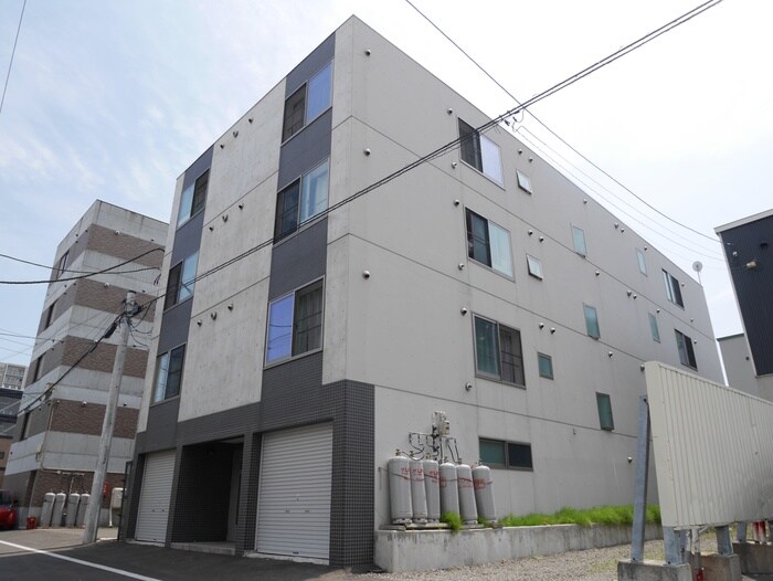 エムズスクウェアの物件外観写真