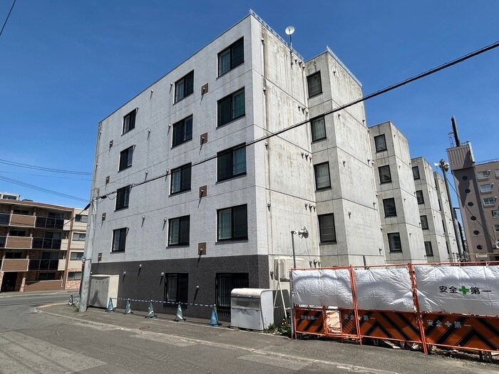 カレラ月寒中央の物件外観写真