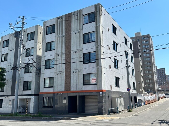 カレラ月寒中央の物件外観写真