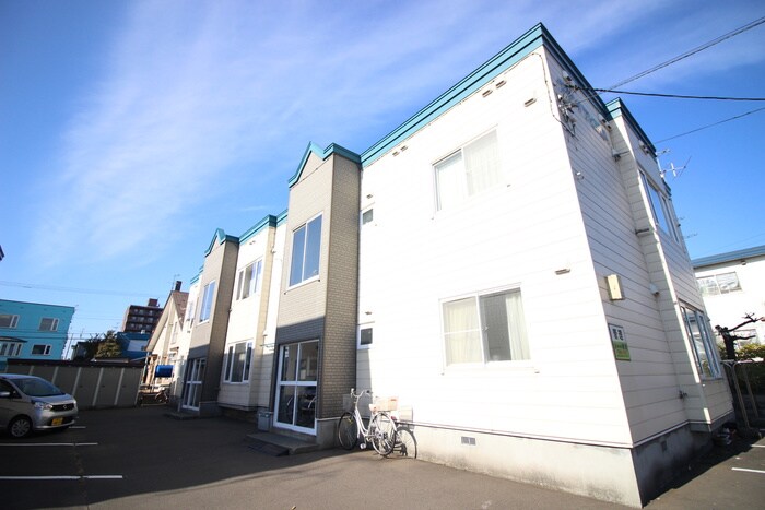 グランパス北郷Aの物件外観写真