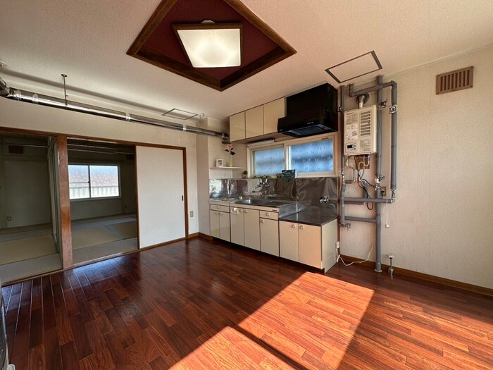 メゾン八軒の物件内観写真