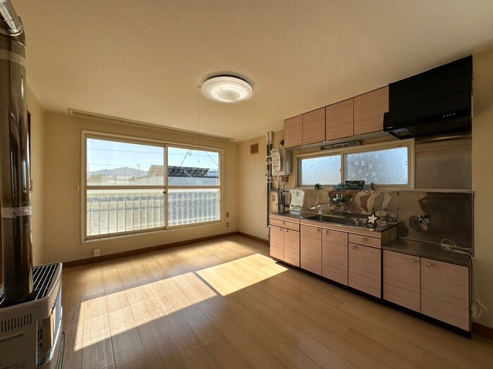 メゾン八軒の物件内観写真