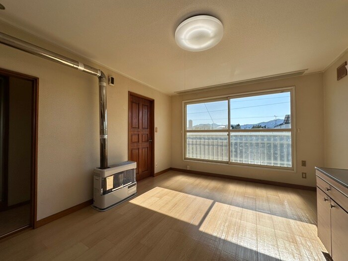 メゾン八軒の物件内観写真