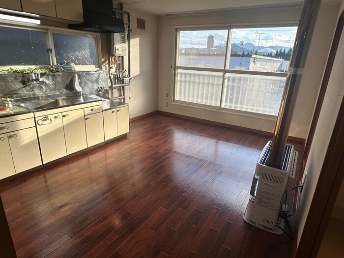 メゾン八軒の物件内観写真