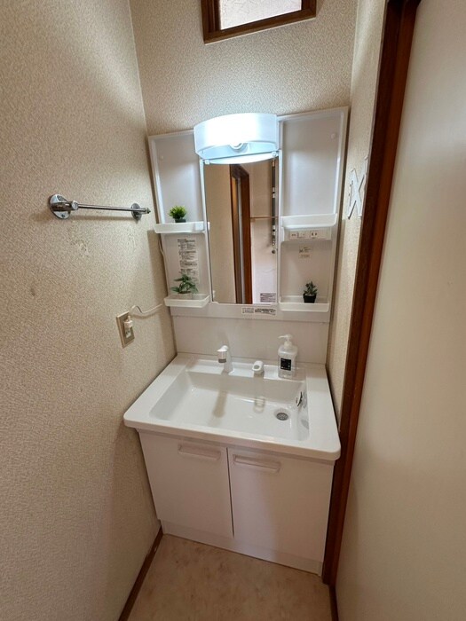 メゾン八軒の物件内観写真