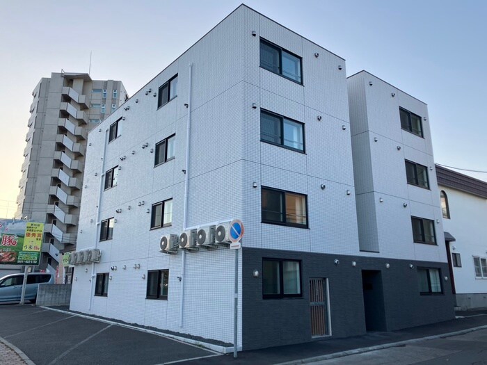 ルリ美園の物件外観写真