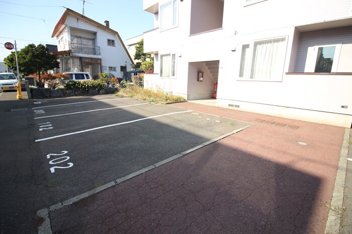 プラド－ル平和の物件外観写真