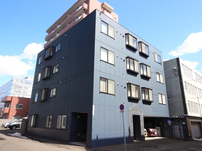 ロイヤルウェイブの物件外観写真