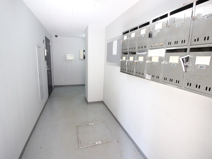 ロイヤルウェイブの物件外観写真