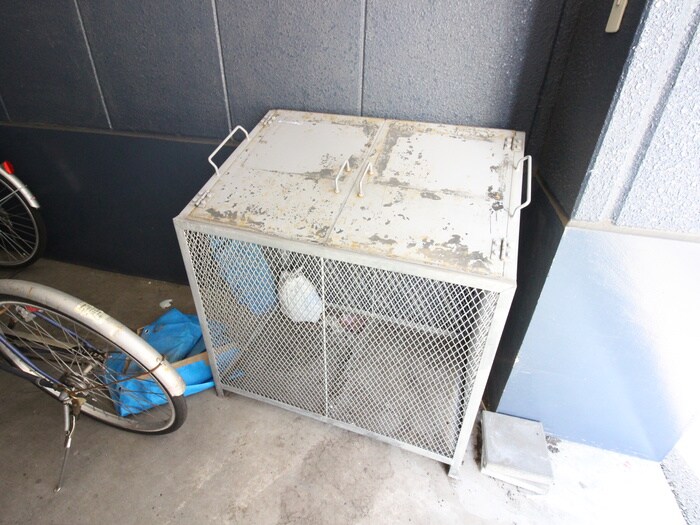 ロイヤルウェイブの物件外観写真