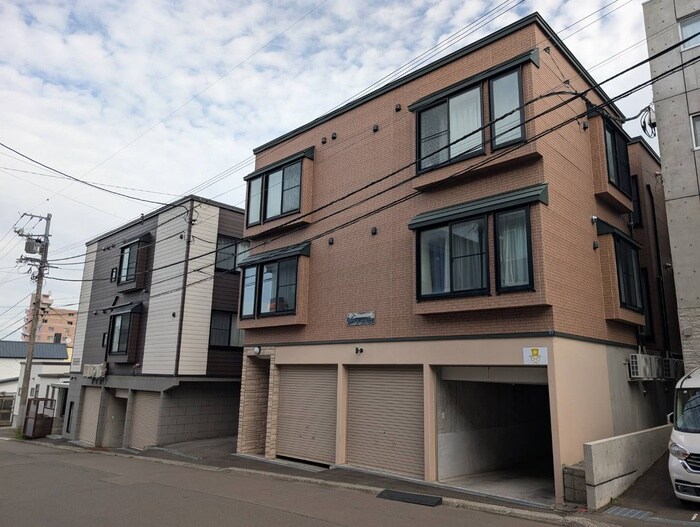 セレジェイラの物件外観写真