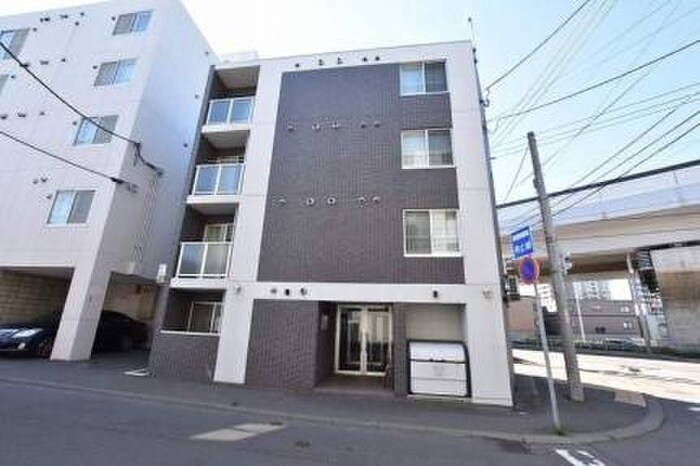 ミリオネールⅡの物件外観写真