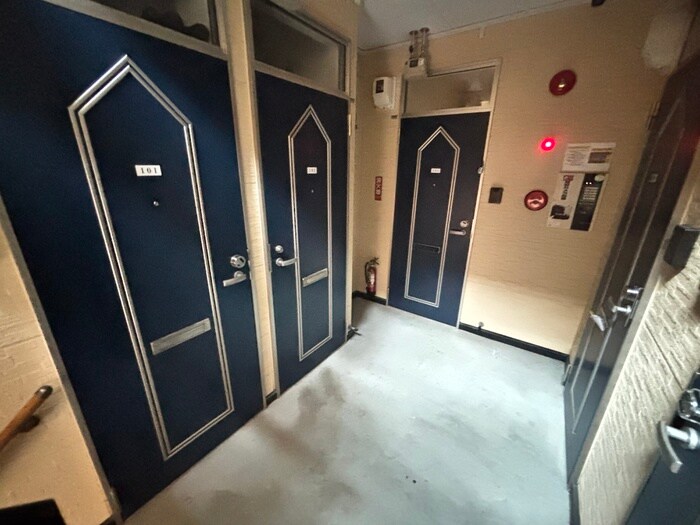 ＳＨＯＷ　ＣＯＵＲＴ栄通の物件外観写真