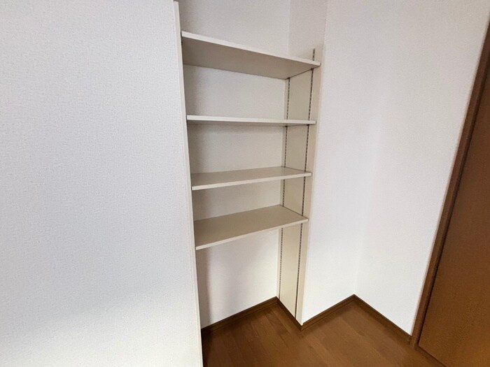 ＳＨＯＷ　ＣＯＵＲＴ栄通の物件内観写真