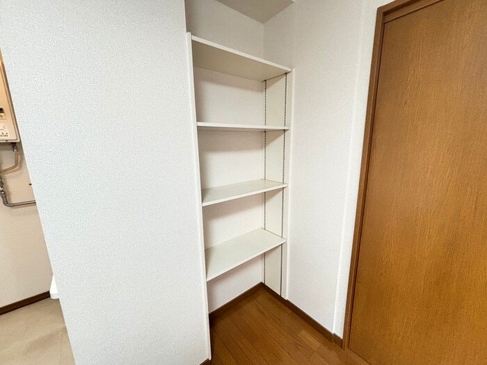 ＳＨＯＷ　ＣＯＵＲＴ栄通の物件内観写真