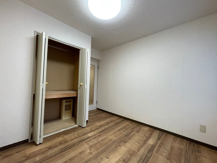 クレストテージ伏見の物件内観写真