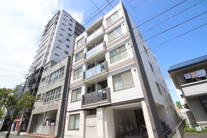 ルーヴェ本郷通９の物件外観写真