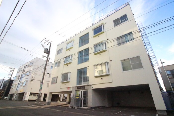 パストラル１３の物件外観写真