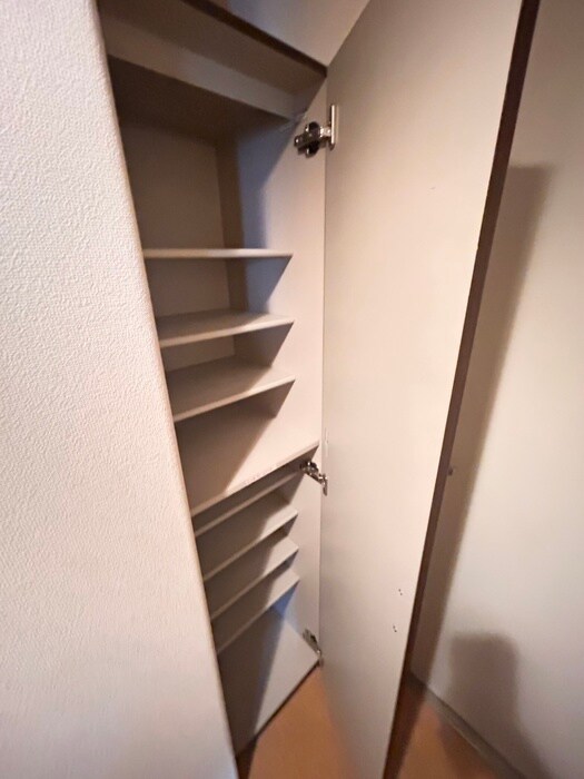 ベレ－ル中の島の物件内観写真