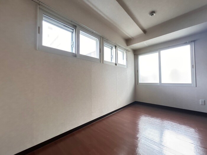 ベレ－ル中の島の物件内観写真