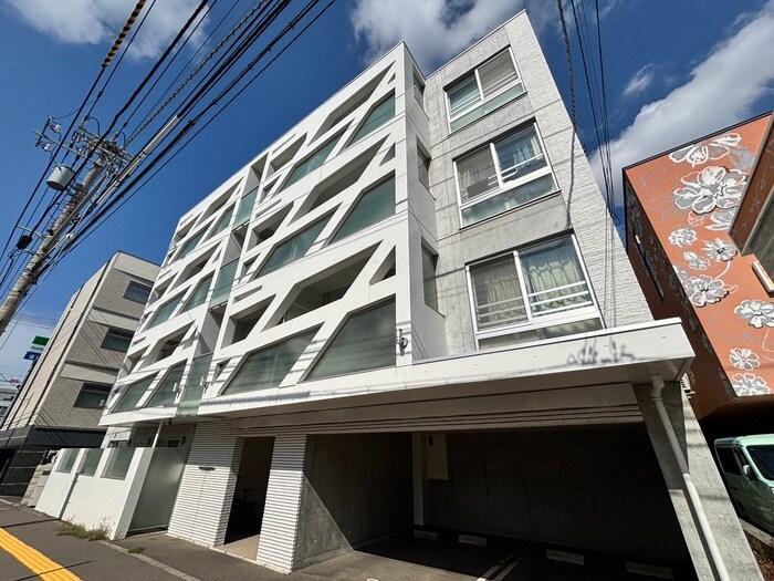 ファランドール宮の森の物件外観写真