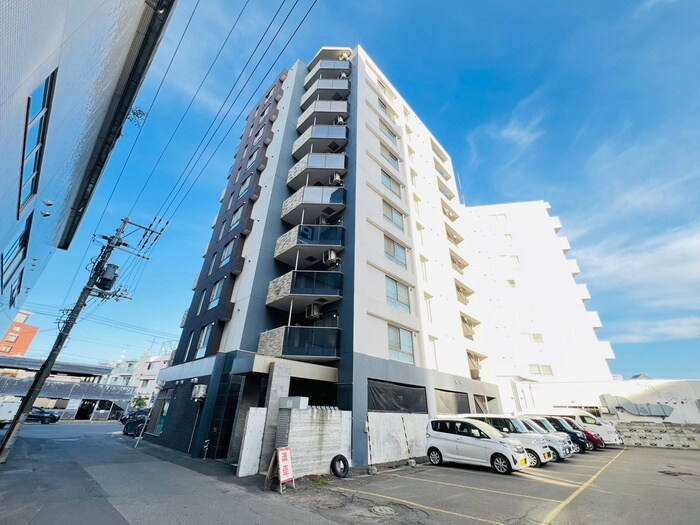 スペチアーレ麻生の物件外観写真