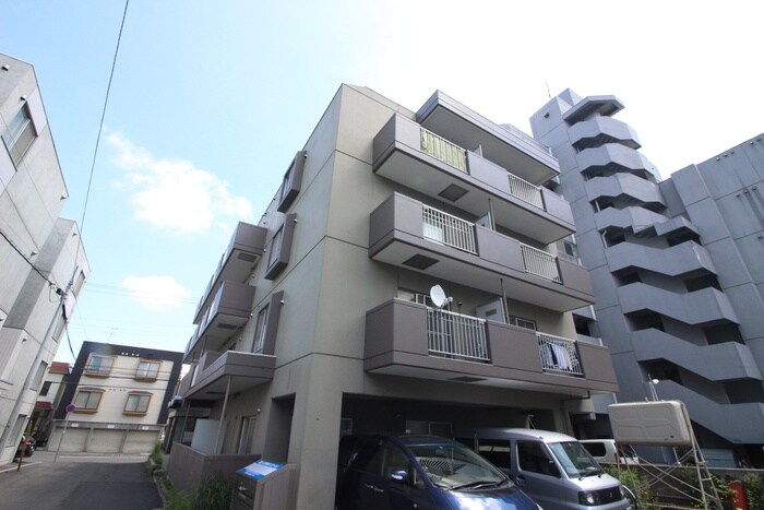 高橋ビルの物件外観写真