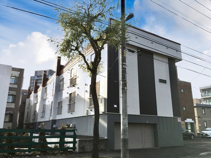 大川マンションの物件外観写真