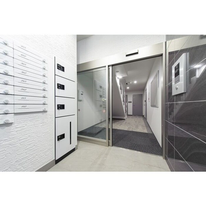 West Puertaの物件外観写真