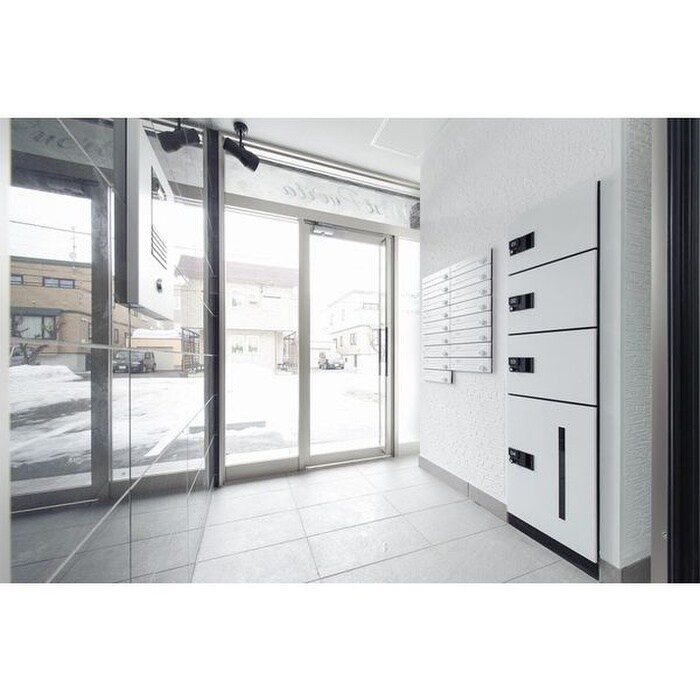 West Puertaの物件外観写真